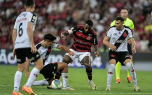 Leia mais sobre o artigo Gerson e Coutinho brilham, e Flamengo e Vasco empatam pelo Brasileirão