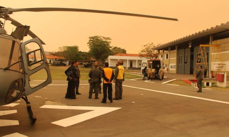 Marinha resgata homem após acidente com motocicleta no Pantanal