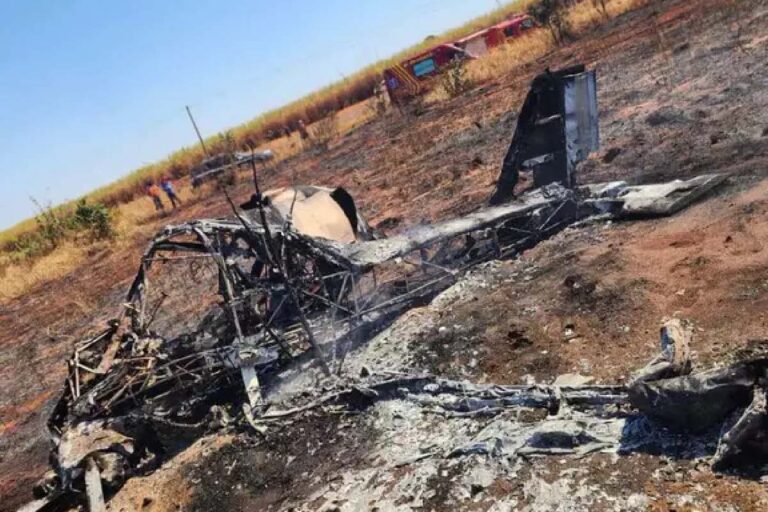 Paraguaio e peão morrem após acidente com voo experimental em MS