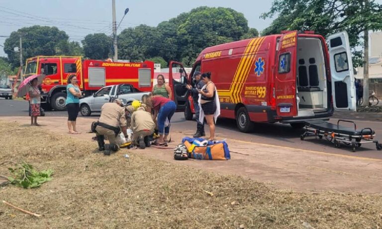 Acidente entre carro e moto deixa mulher ferida no centro de Corumbá
