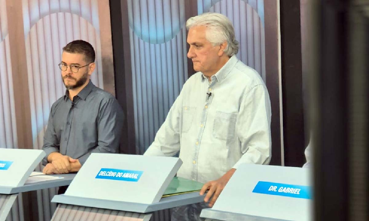 Você está visualizando atualmente Delcídio critica “tabelinha” entre adversários e lamenta debate de poucas propostas