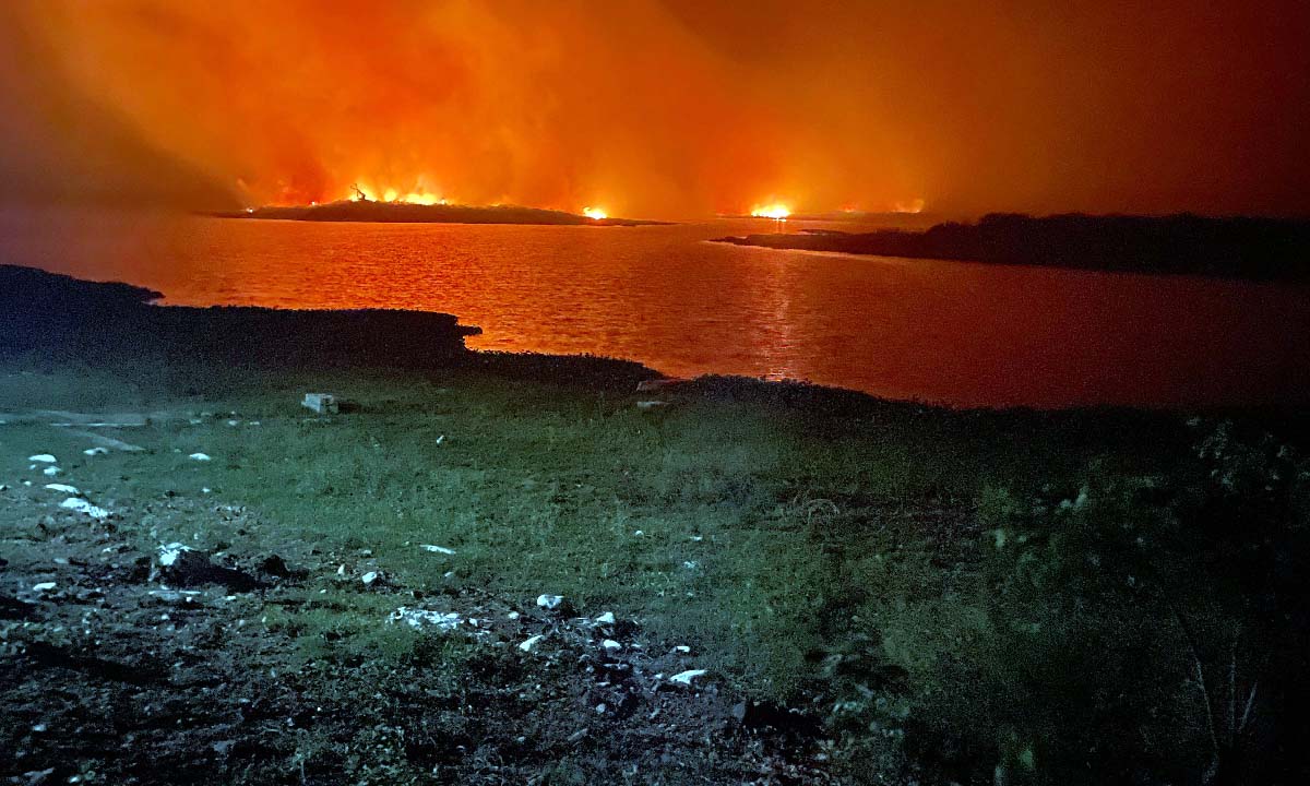 Leia mais sobre o artigo Incêndio atinge Serra do Amolar e avança sobre reserva em recuperação no Pantanal