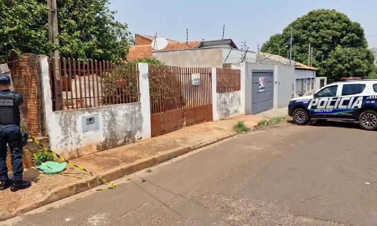 Você está visualizando atualmente Adolescente confessa assassinato da mãe com mais de 20 facadas em Campo Grande