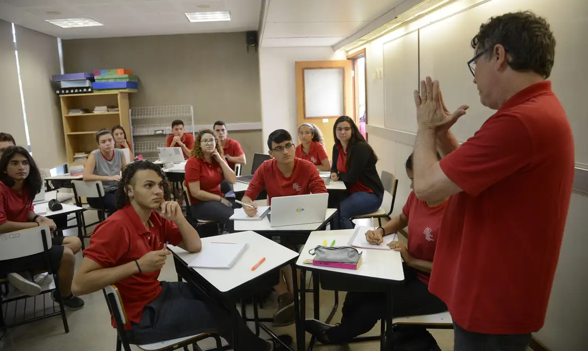 No momento, você está visualizando Pé-de-Meia: pagamento a estudantes começa nesta segunda-feira