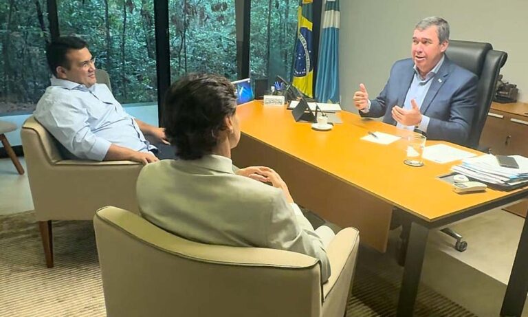 Dr. Gabriel, inicia articulação com governador para implementação de projetos em Corumbá