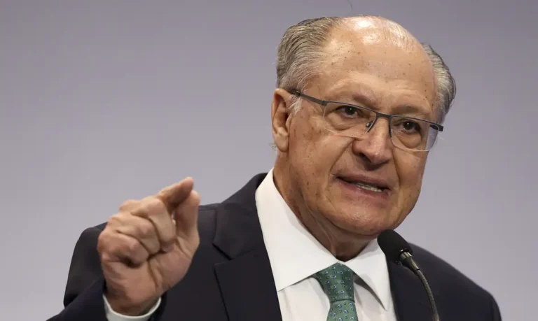 Escala 6 x 1: Alckmin destaca redução de jornada de trabalho como “tendência global”