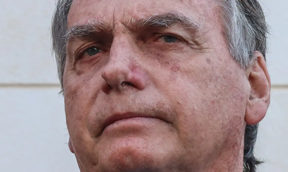 Leia mais sobre o artigo Bolsonaro atuou de forma “direta e efetiva” para tentar golpe, diz PF