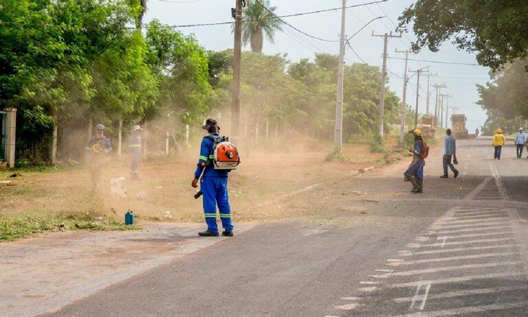 Prefeitura intensifica ações de limpeza em quatro bairros