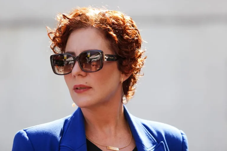 TRE-SP cassa mandato de Carla Zambelli por abuso de poder