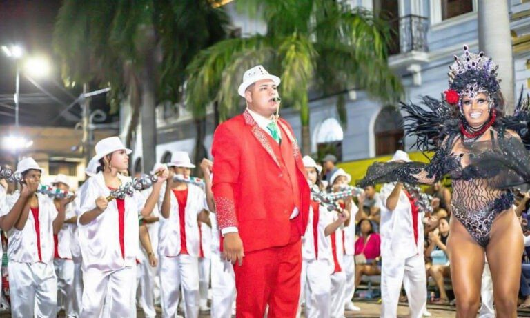 Mocidade da Nova Corumbá realiza ensaio show com bateria Explosão da Zona Sul