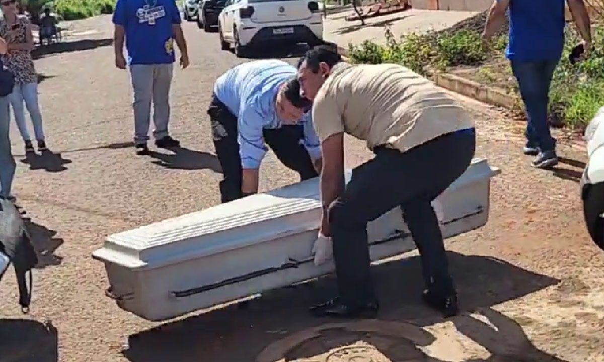 morto tijoladas mulher mata companheiro a tijoladas