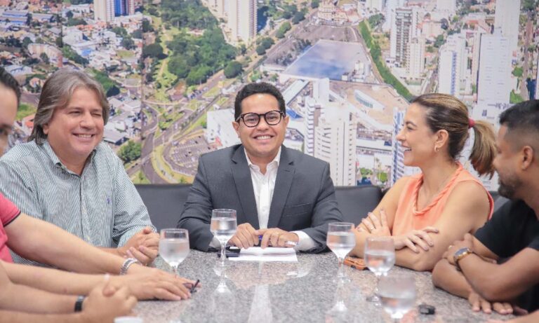Soraya Thronicke parabeniza Papy e reforça apoio aos vereadores de Campo Grande
