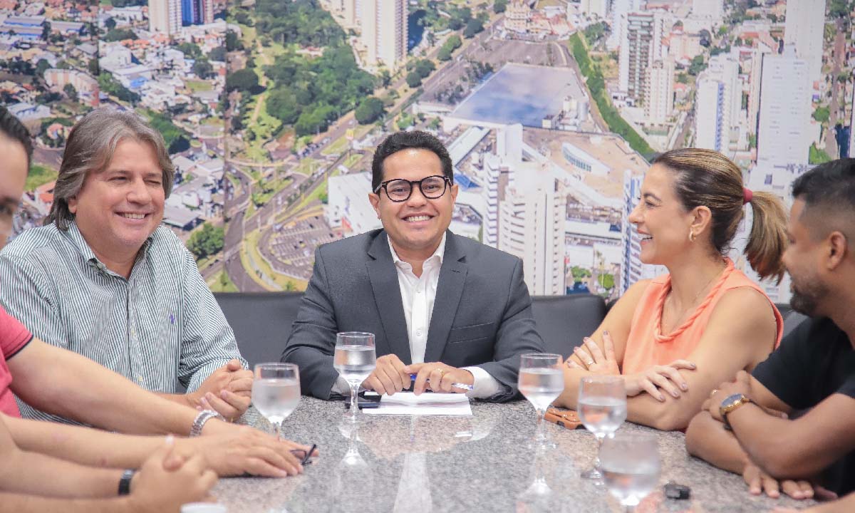 No momento, você está visualizando Soraya Thronicke parabeniza Papy e reforça apoio aos vereadores de Campo Grande