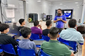 Leia mais sobre o artigo Carreta Digital vira sala de aula em Mato Grosso do Sul para ensinar juventude indígena
