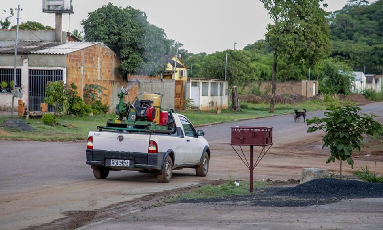 carro fumacê em Corumbá