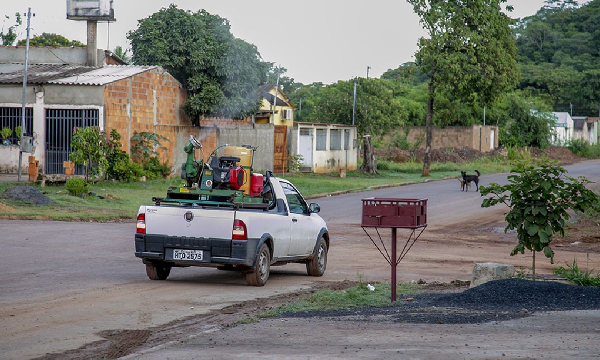 carro fumacê em Corumbá