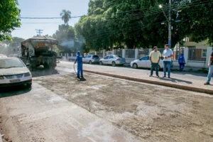 Leia mais sobre o artigo Corumbá retoma operação tapa-buracos em vias de pavimento e lajotas