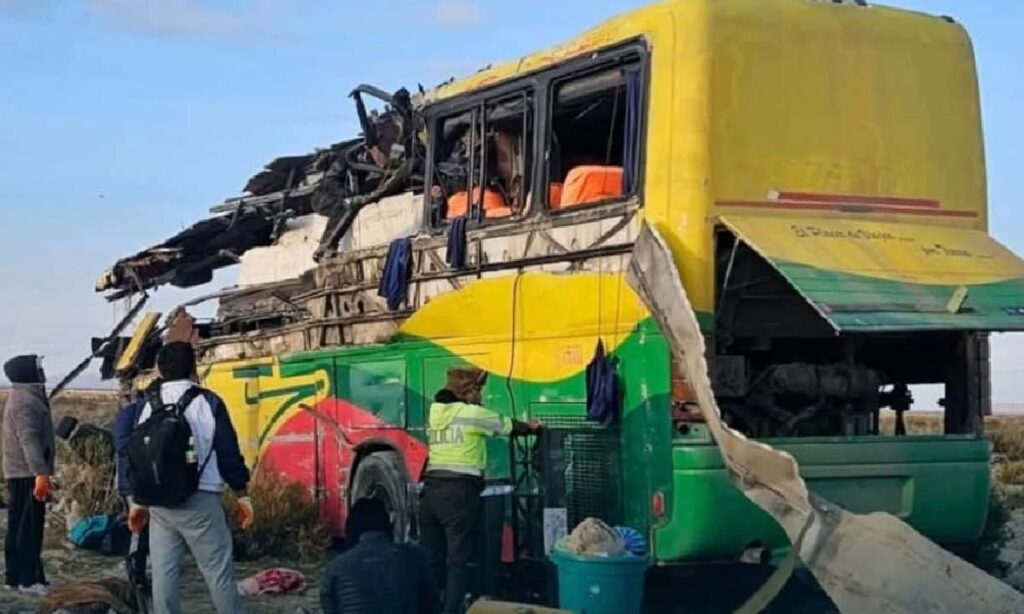 acidente de ônibus na Bolívia