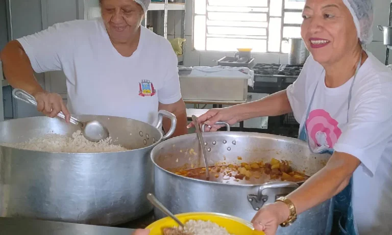 Refeição servida na merenda escolar da Rede Municipal de Ensino de Corumbá