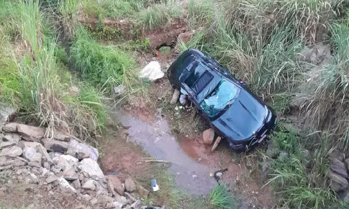 jovem morre após carro aquaplanar e cair em corrego em bonito