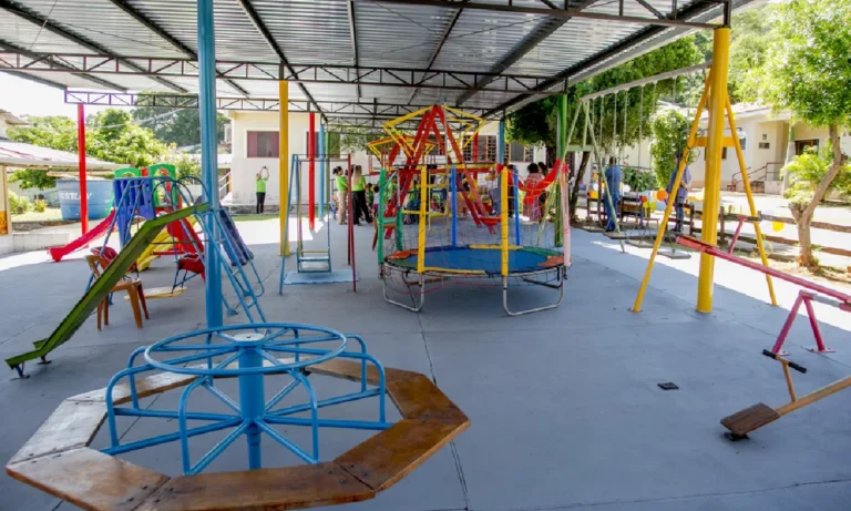 Prefeitura e Rotary entregam espaços para crianças em situação de risco