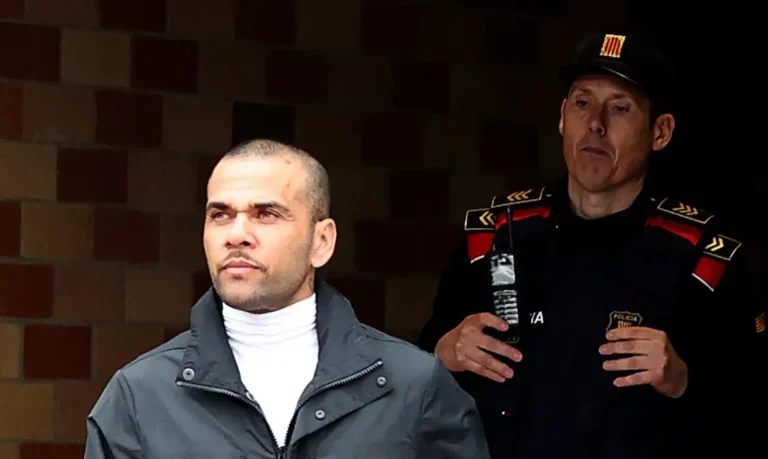 Tribunal espanhol anula condenação de Daniel Alves por agressão sexual