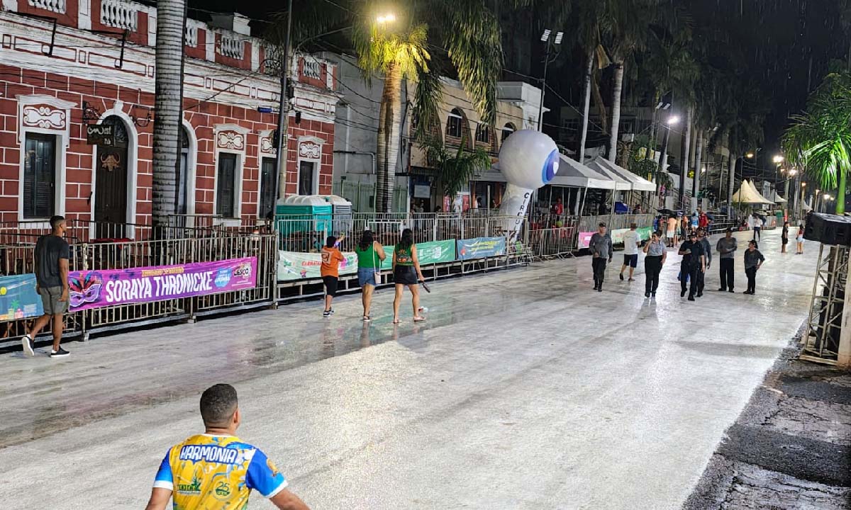 No momento, você está visualizando Chuva leva ao cancelamento dos desfiles de Carnaval em Corumbá neste domingo