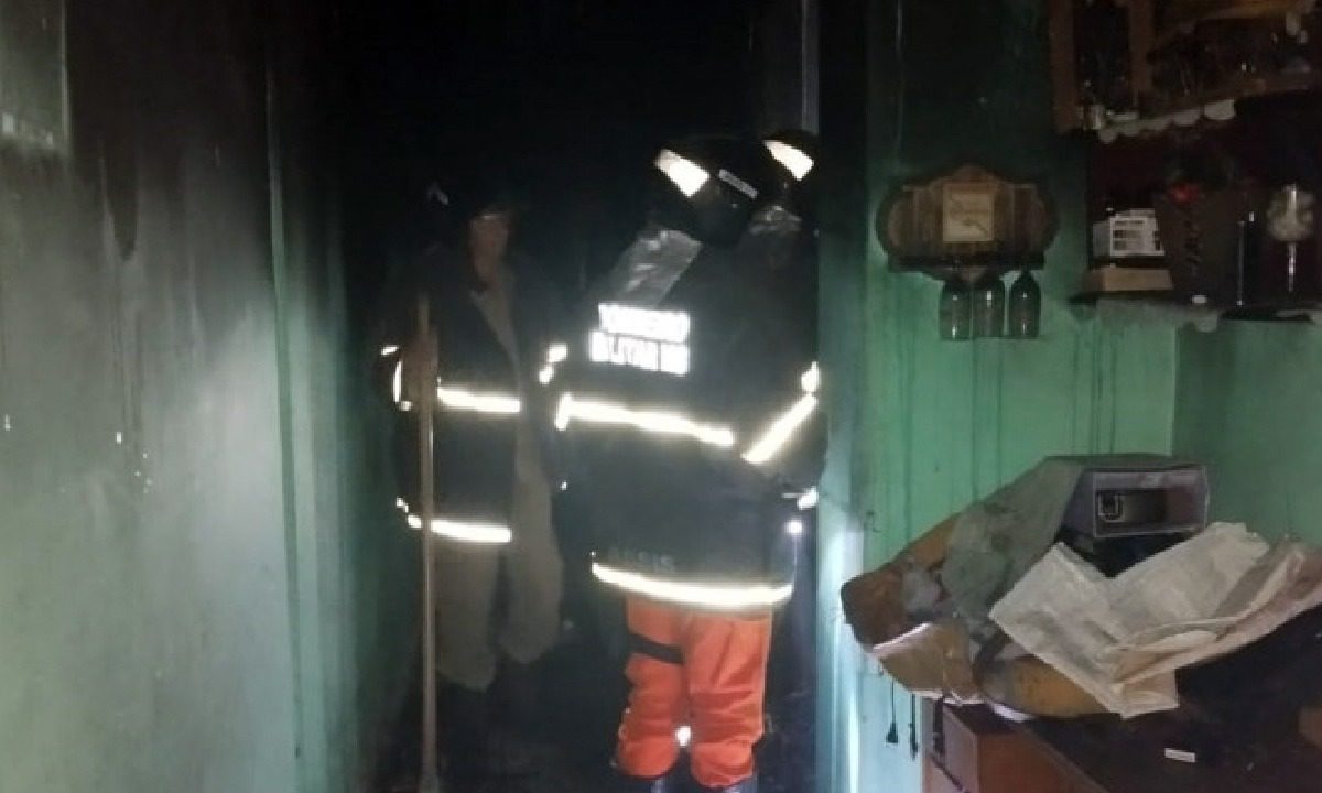 casa incendiada em corumbá