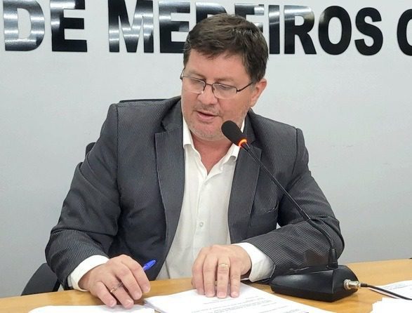 Bira pede pavimentação de alameda no Cristo