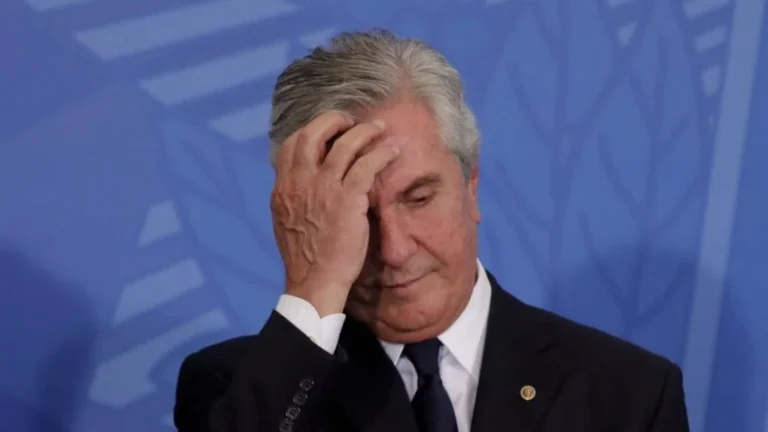 Ex-presidente Fernando Collor é preso em Maceió após ordem do STF