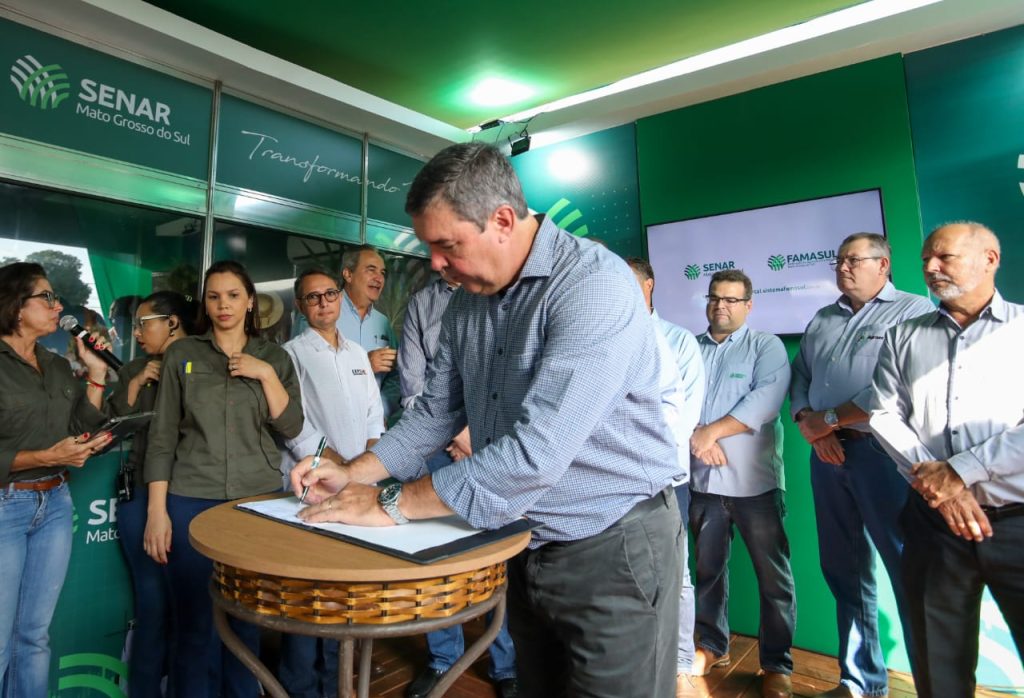 Governador cumpre agenda na Expogrande e se reune na FAMASUL Foto Saul Schramm 08 1024x698 1