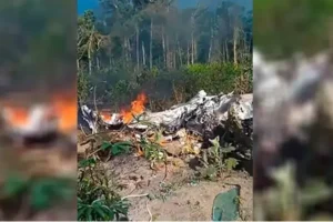 Leia mais sobre o artigo Bolivianos são presos com drogas após queda de bimotor interceptado pela FAB