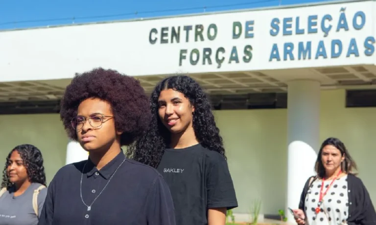 alistamento militar feminino teve início em 1 de abril