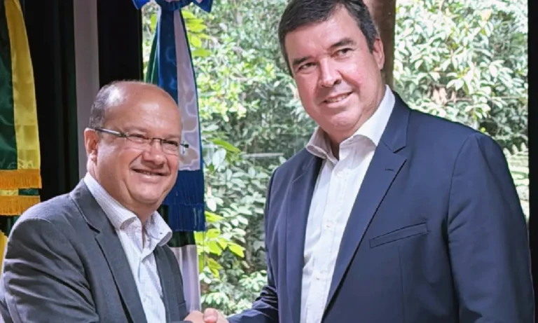 governador de ms tira licença Eduardo Riedel e Barbosinha