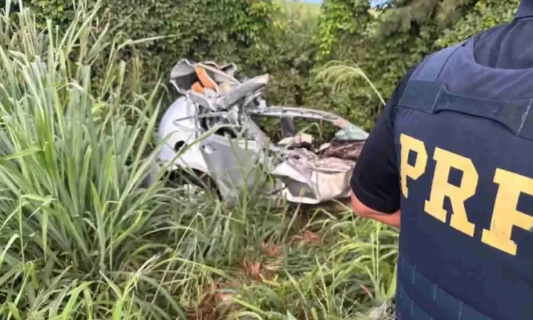 colisão entre carro e caminhão-tanque