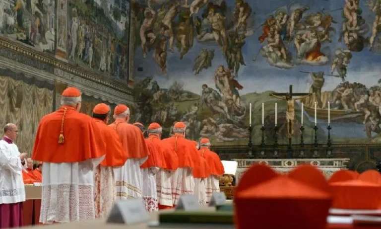 Conclave para escolha do novo papa começa em 7 de maio no Vaticano