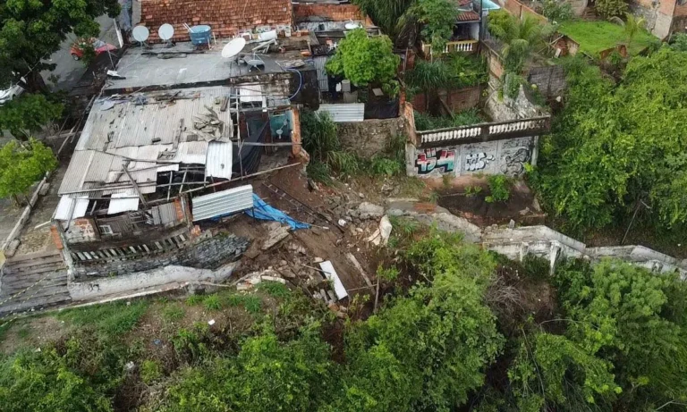 deslizamento no Bairro Beira Rio