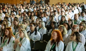 Leia mais sobre o artigo Programa Mais Médicos integra 407 profissionais formados no exterior ao SUS