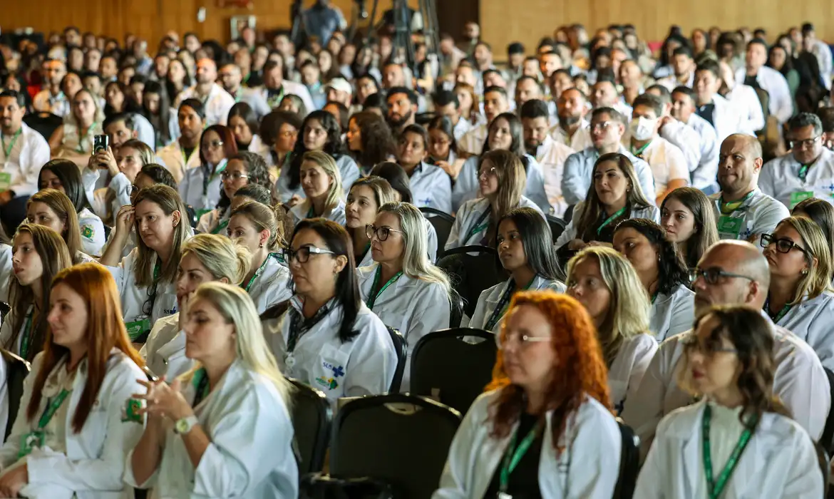 No momento, você está visualizando Programa Mais Médicos integra 407 profissionais formados no exterior ao SUS