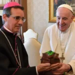 Papa Francisco recebeu imagem de Nossa Senhora do Pantanal durante visita de bispos