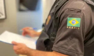 Leia mais sobre o artigo Quatro bolivianos são presos em Corumbá ao tentarem residência com documento falso