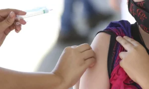 Leia mais sobre o artigo Campanha nas escolas pretende vacinar 30 milhões de estudantes em todo o país