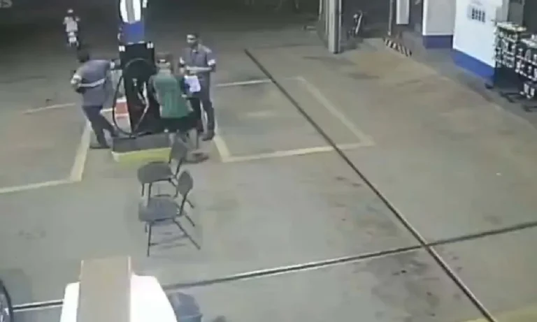 Câmera mostra compra de gasolina