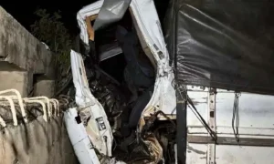 Leia mais sobre o artigo Caminhoneiro morre após colisão em ponte inacabada na BR-163