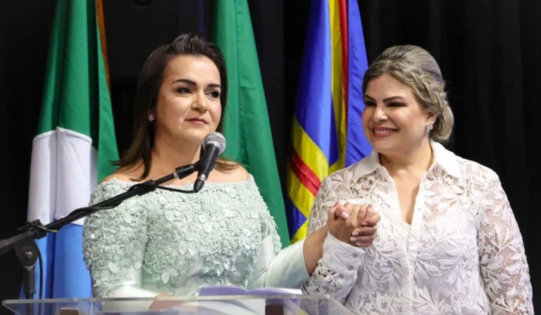 chapa de Adriane Lopes