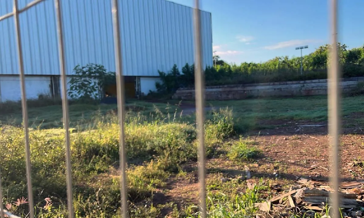 cie de corumbá com obras paralisadas