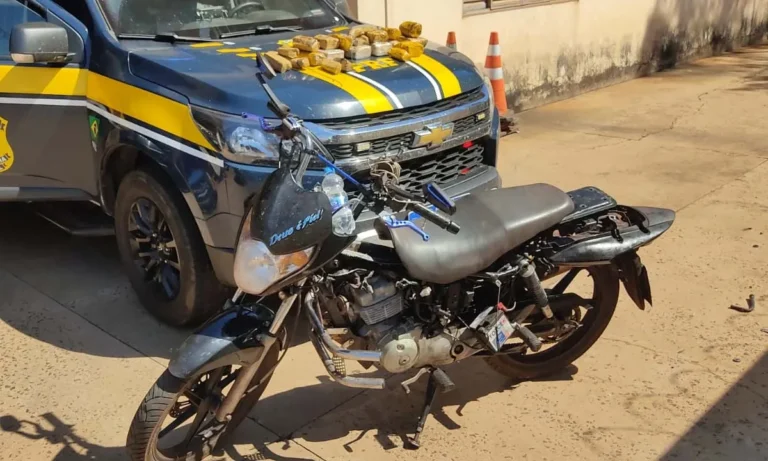 cocaína apreendida em moto