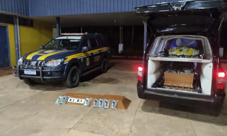 cocaína escondida em caixão