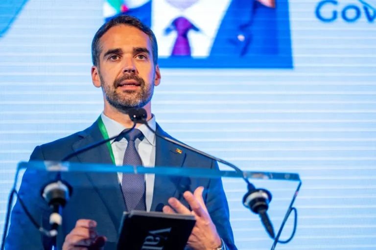 eduardo leite confirma pré-candidatura para presidência nas eleições 2026