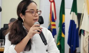 Leia mais sobre o artigo Vereadora cobra limpeza da MS-433; acesso ao distrito de Albuquerque